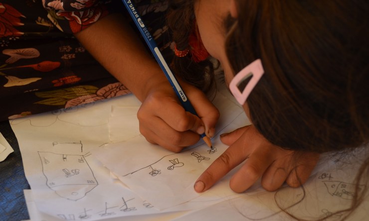 في تعلُّم واستكشاف اللغة: حكايتان